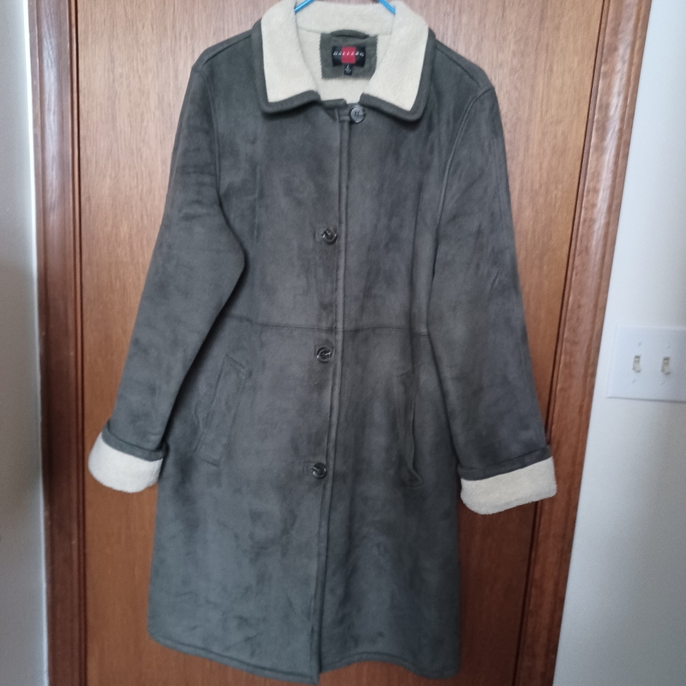 Gallery Women's Warm Knee Length Olive Green Coat Size L